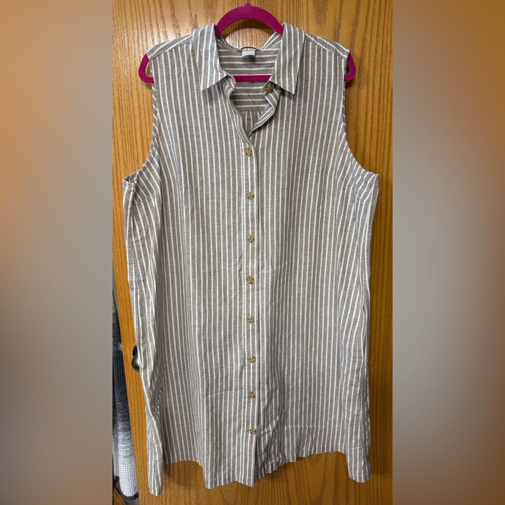 Duluth Trading Co Women’s Shirt Dress - Gray/Tan and White